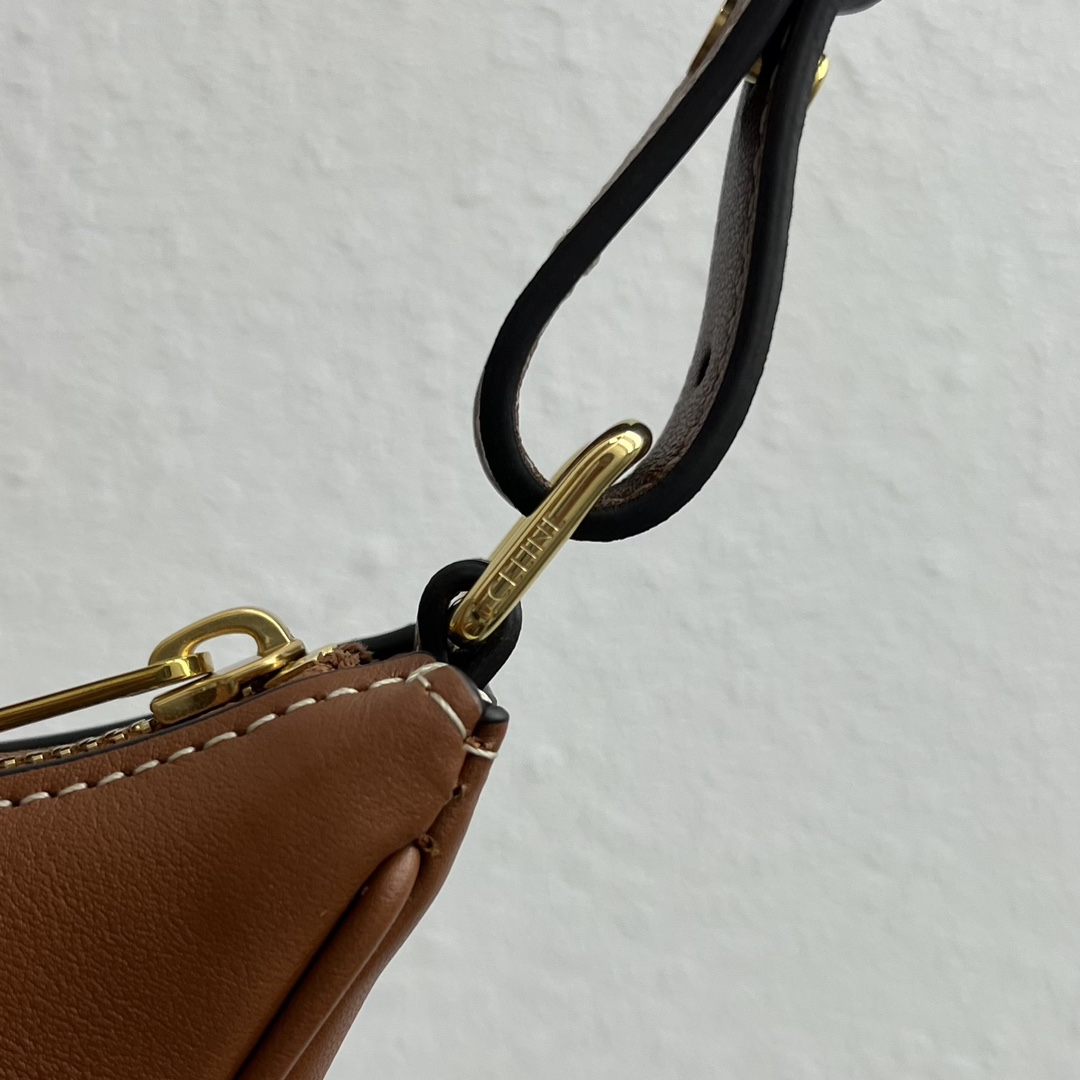 Celine Ava Triomphe Bag In Smooth Calfskin Shoulder Bag Tan 193953